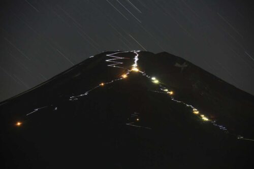 夜の富士山